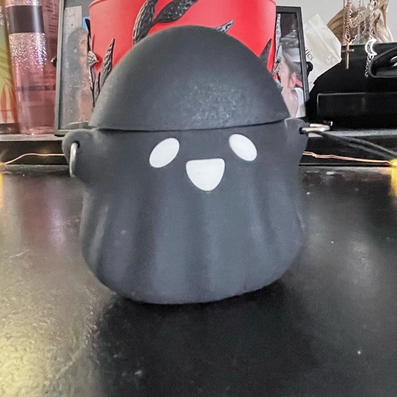 Black Ghost Airpod Case - Picture 4 of 4